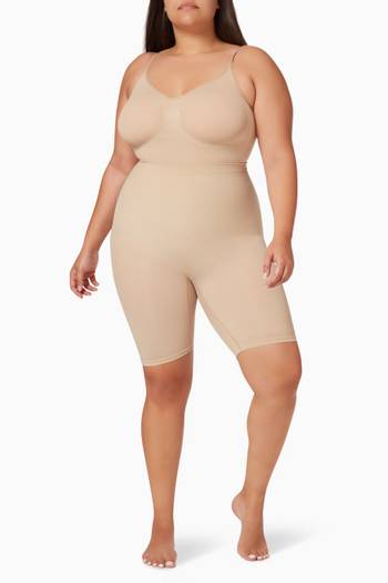 hover state of Seamless Sculpt Sculpting Short Mid Thigh